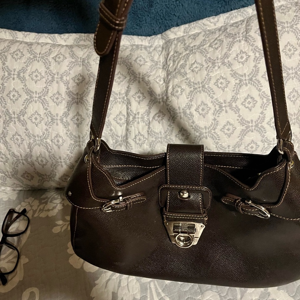 Beautiful brown vintage shoulder bag 💕 in good condition clean perfect size